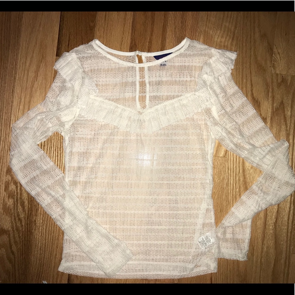 Girls Aeropostale shirt. Smoke free home